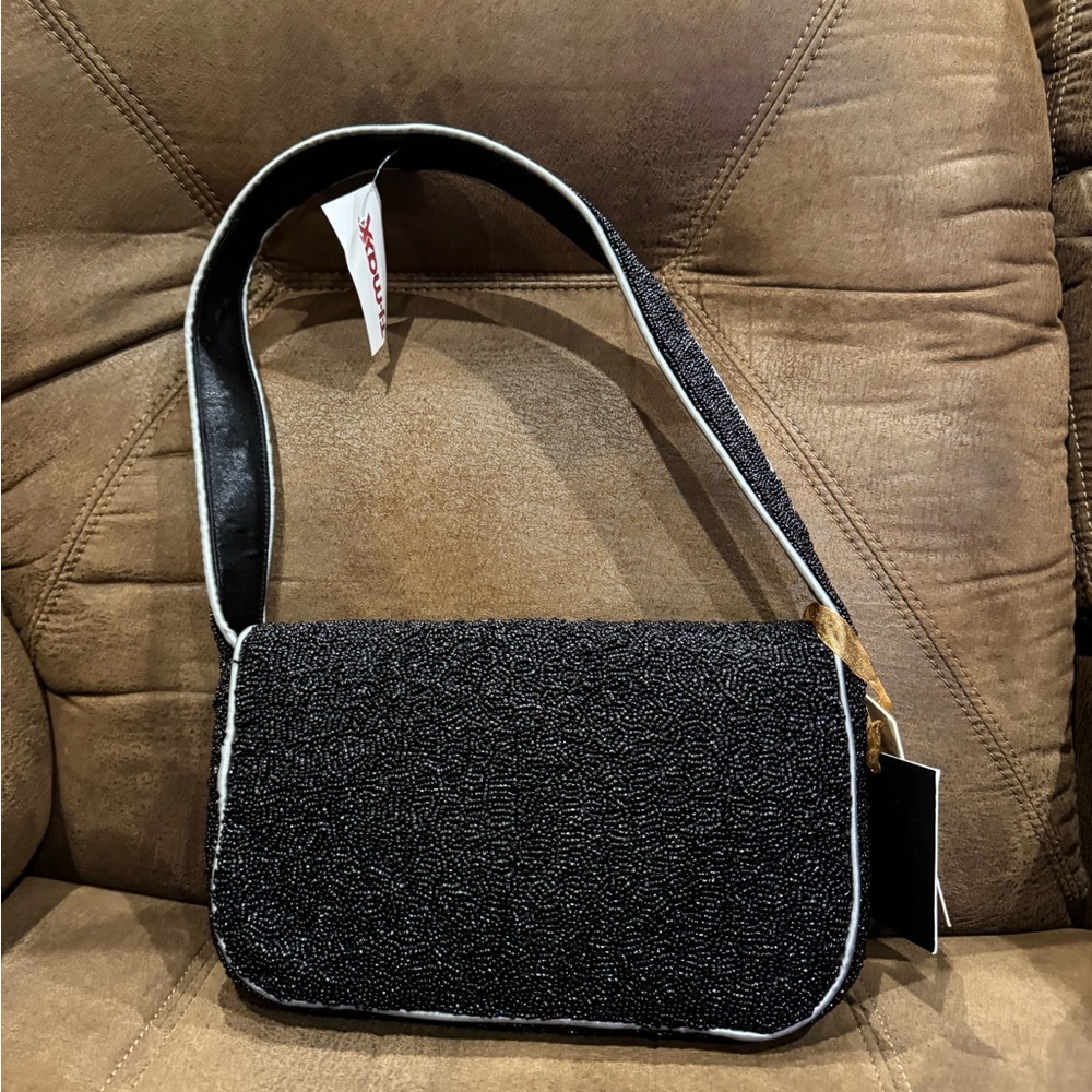 Viral Beaded Skull Bag - Picture 3 of 5